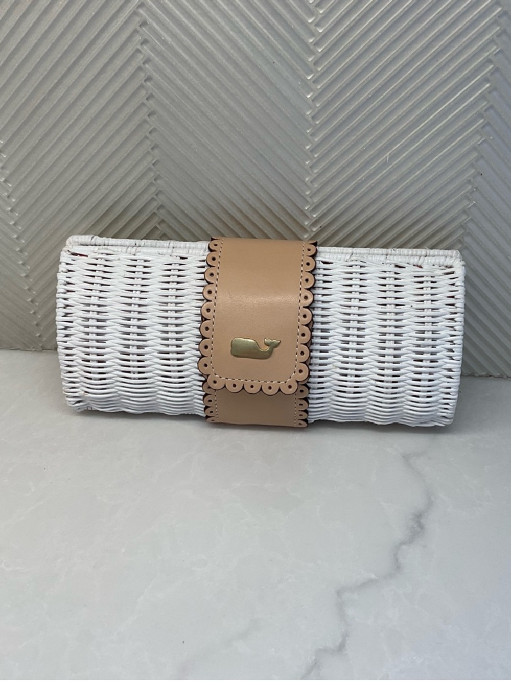 Vineyard Vines White Wicker Clutch with Tan Scalloped Strap
